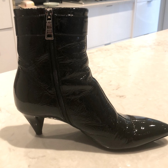 Prada - Picture 5 of 6